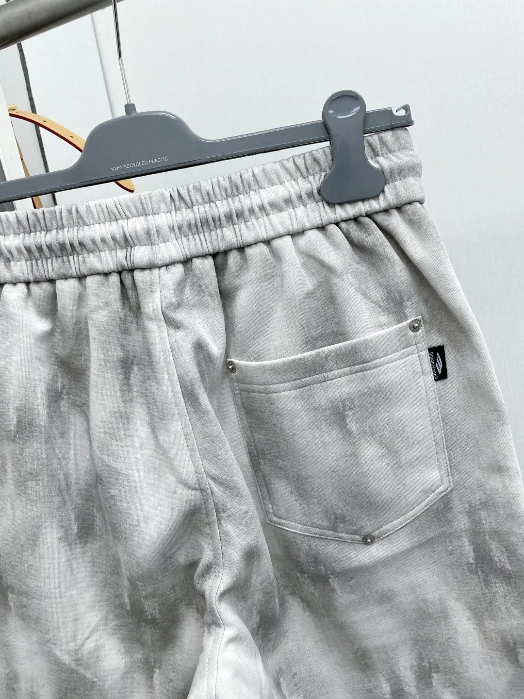 Bal Paris 2026 summer New Arrival embroidered 🪡 letter jacquard brand LOGO casual shorts DD are on sale simultaneously on the official website. Brand Classic LOGO casual pants, customized fabrics, excellent comfort and strong touch. Highly recognisable, perfect appearance and craftsmanship. Size:M-3XL